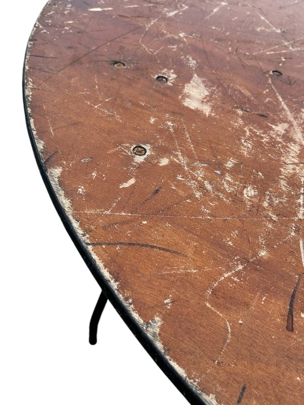 Varnished 5ft Round Tables